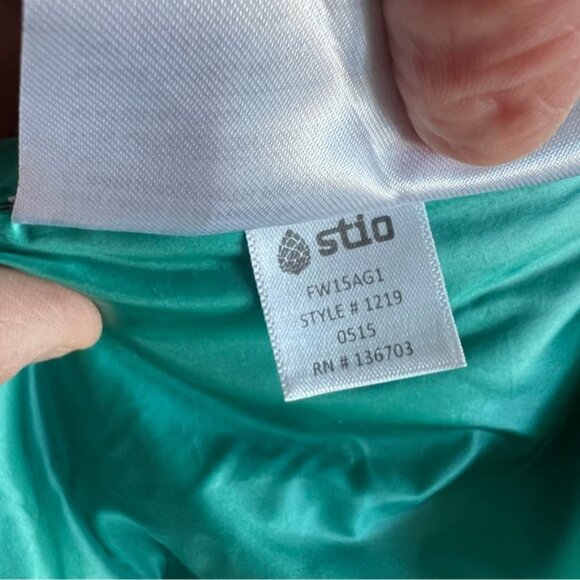 STIO Women’s Goose Down Puffer Vest - Picture 4 of 12